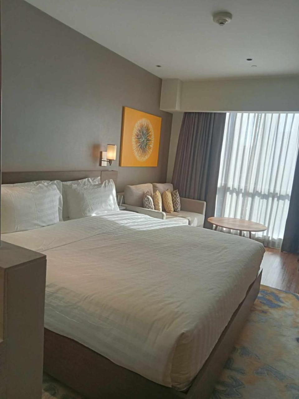 Novotel Residences Manila Luxury With Pool & Gym Access At Acqua Hotel Mandaluyong