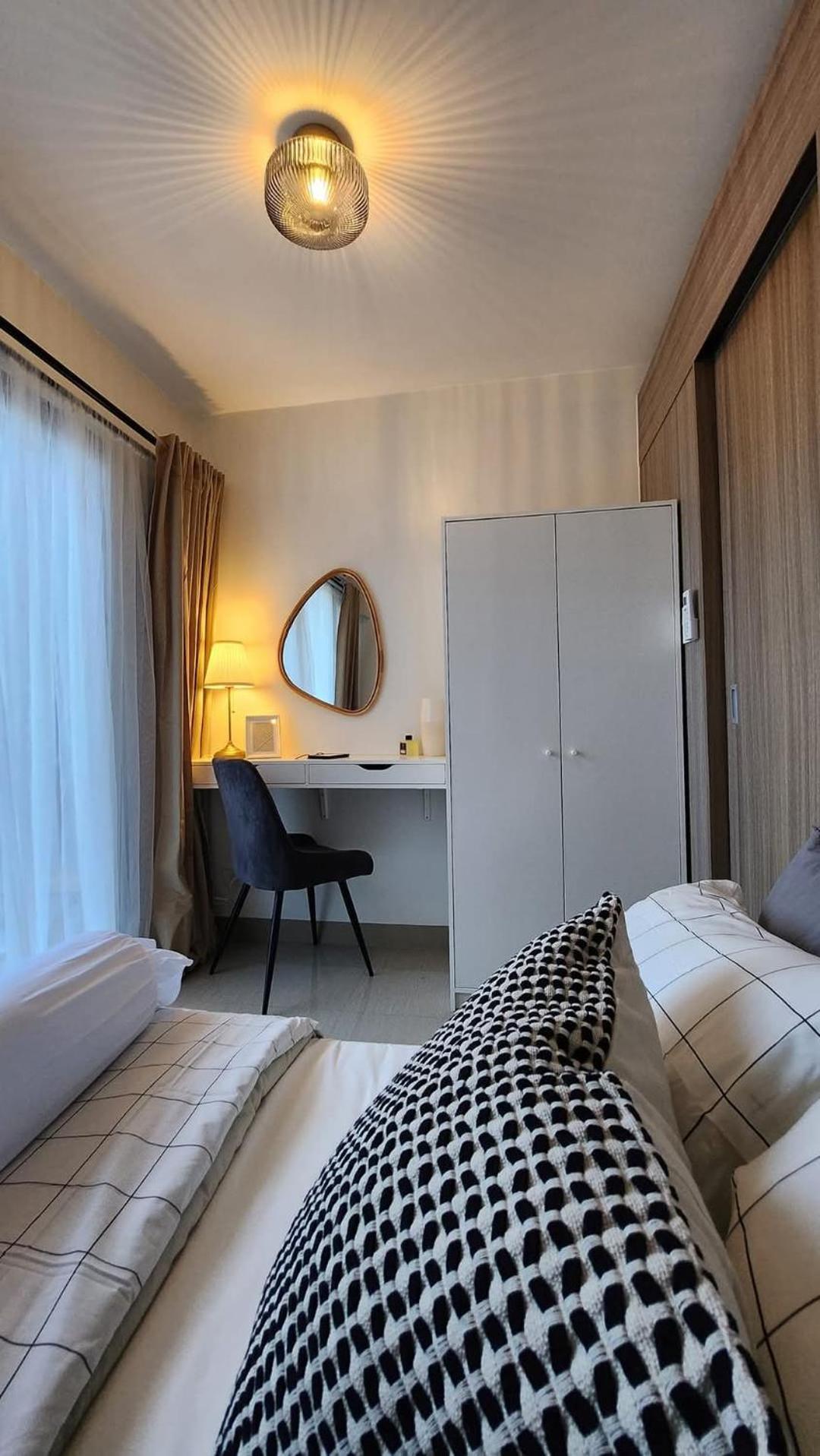 The New At Shore 2 Residences * Manila