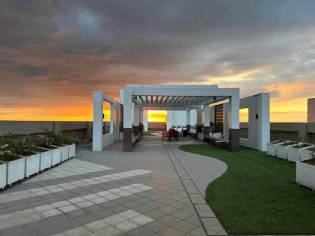 Radiance Bay Luxe Lounge Apartment *