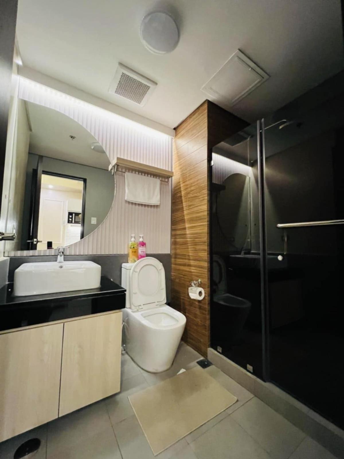 Radiance Bay Luxe Lounge Apartment