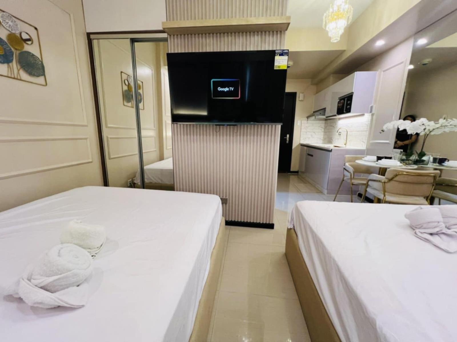 Radiance Bay Luxe Lounge *