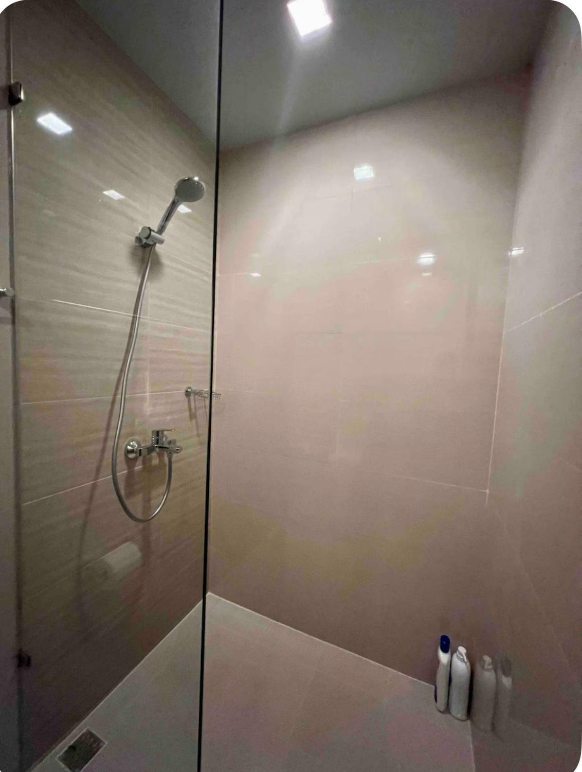 At The Heart Of Bgc Located At Uptown Parksuites * Manila