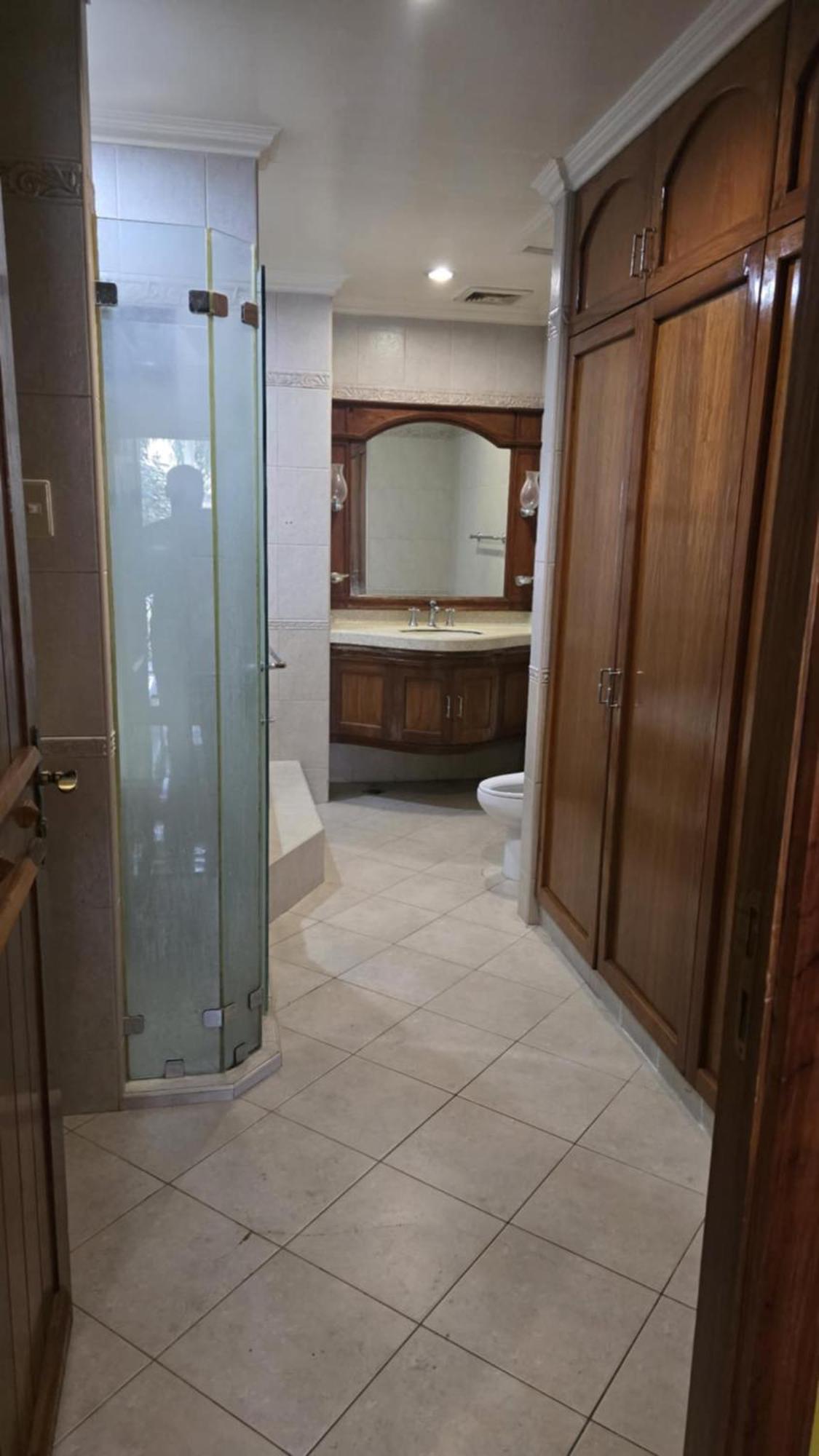 Hassan Sisters' Ensuites Guest house Manila