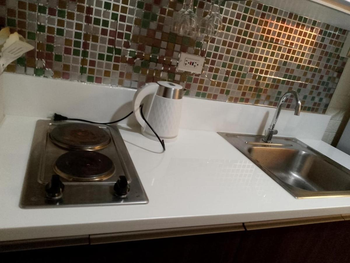 Apartment The Kings Luxury 1br Makati Ayala Gym Swim Parking Fast Internet 3058 *