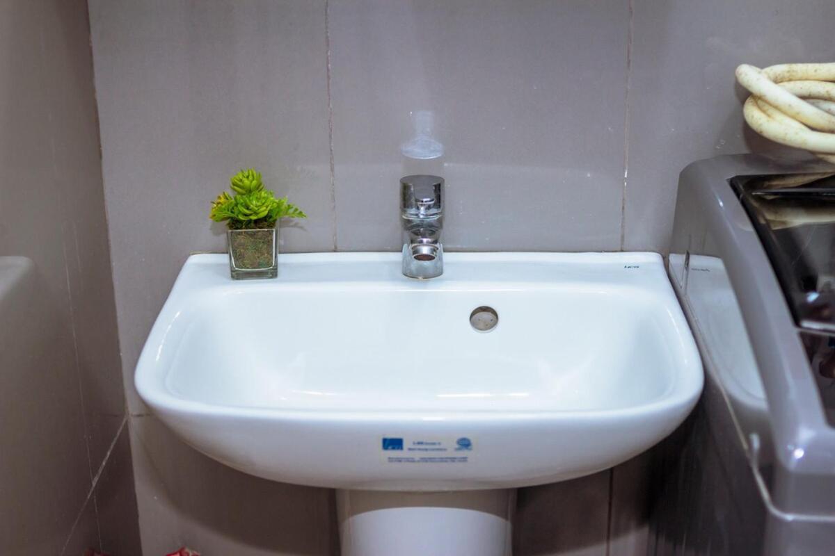 Apartment The Kings Luxury 1br Makati Ayala Gym Swim Parking Fast Internet 3058 Manila