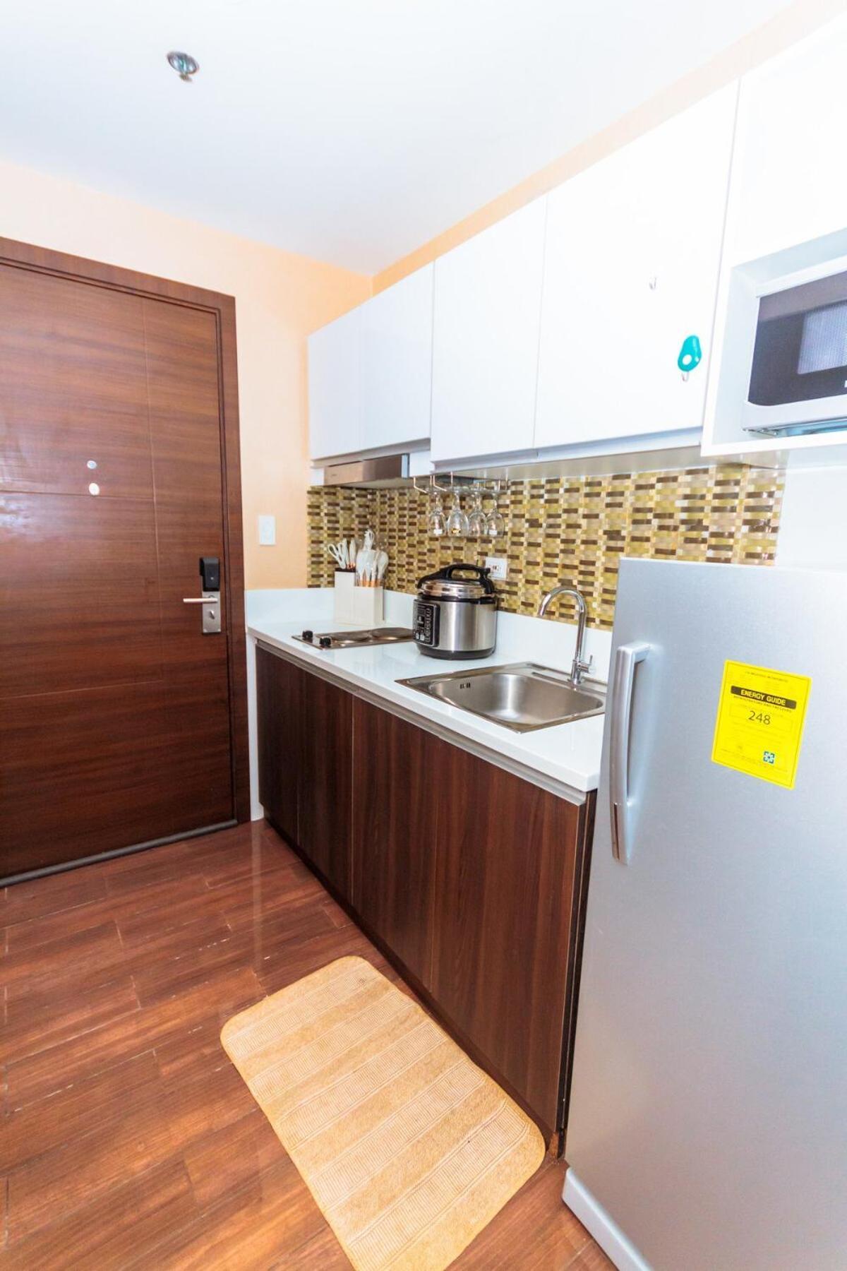 The Kings Luxury 1br Makati Ayala Gym Swim Parking Fast Internet 3058 Apartment Manila