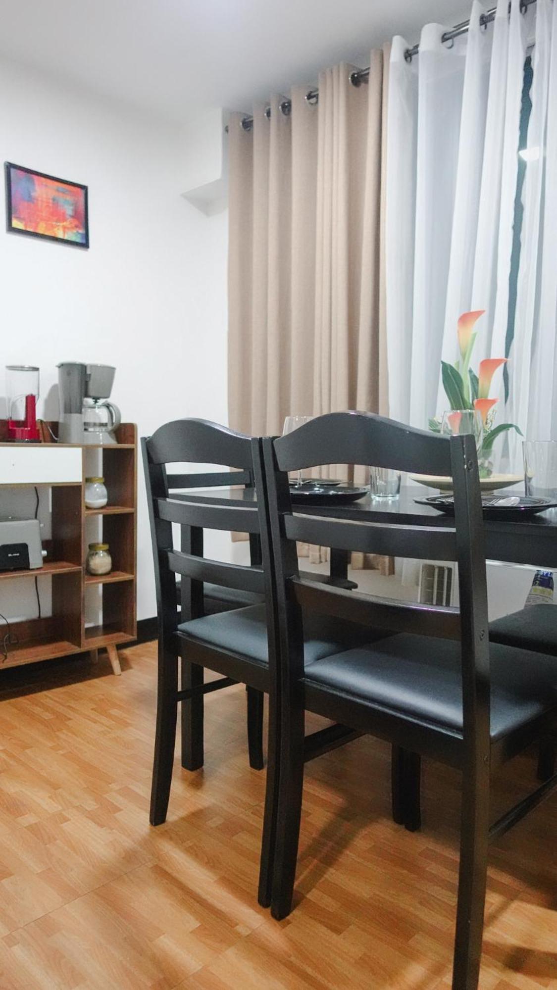Apartment Group For 6 With 3 Bunk Beds, Kitchen, Wi-fi & Netflix, Near Mrt Boni *