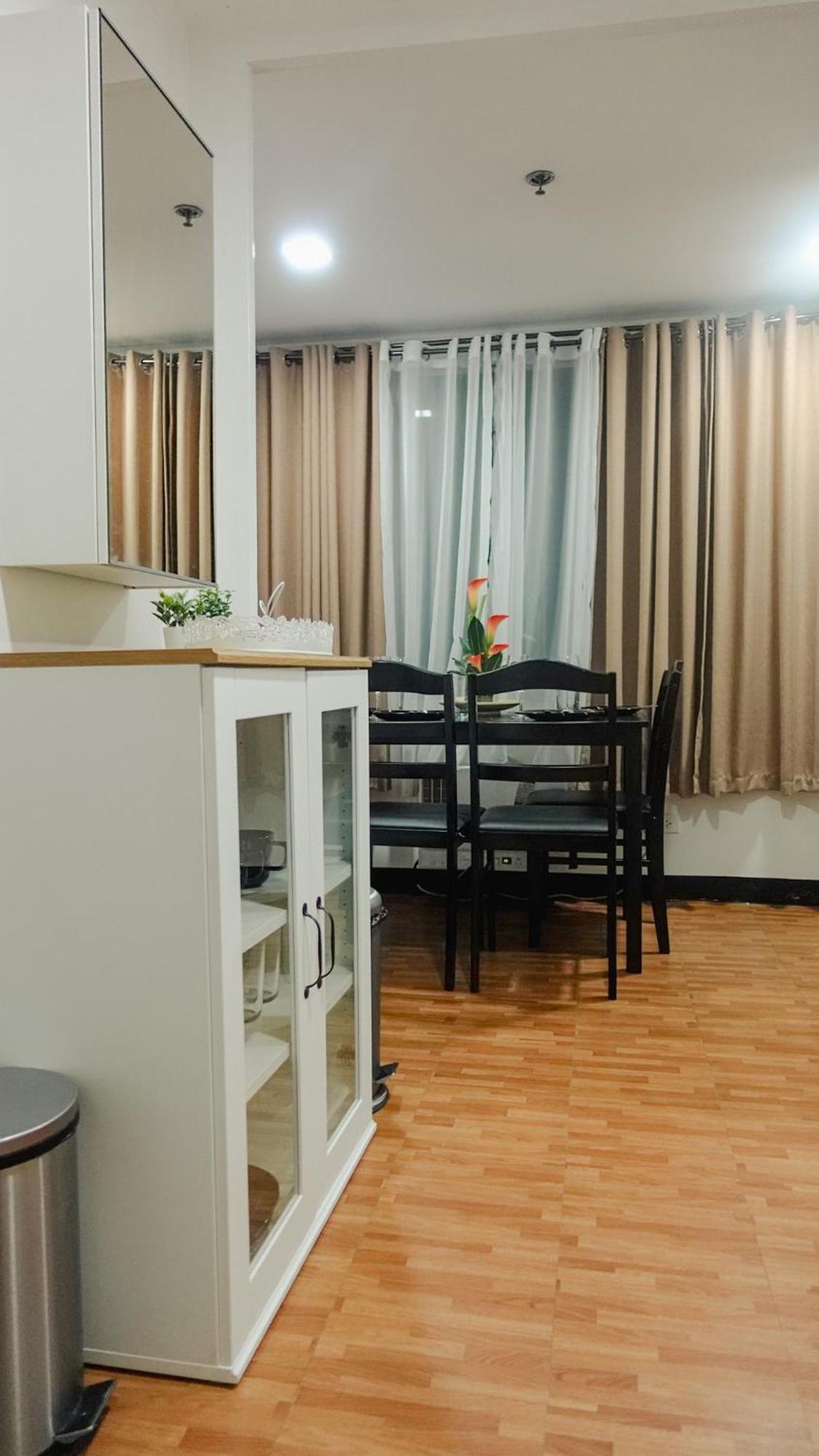 Group For 6 With 3 Bunk Beds, Kitchen, Wi-fi & Netflix, Near Mrt Boni * Manila