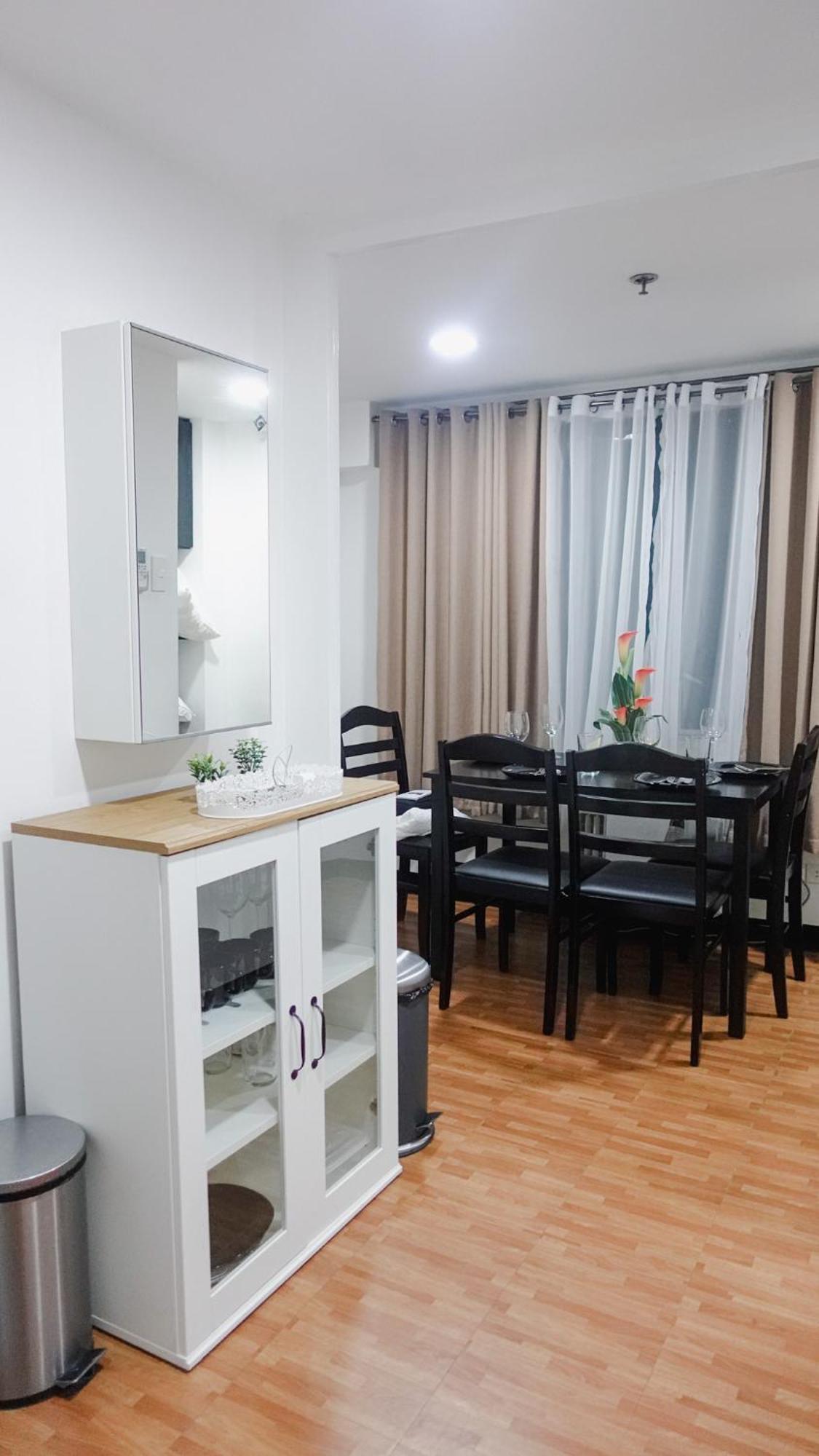 Apartment Group For 6 With 3 Bunk Beds, Kitchen, Wi-fi & Netflix, Near Mrt Boni