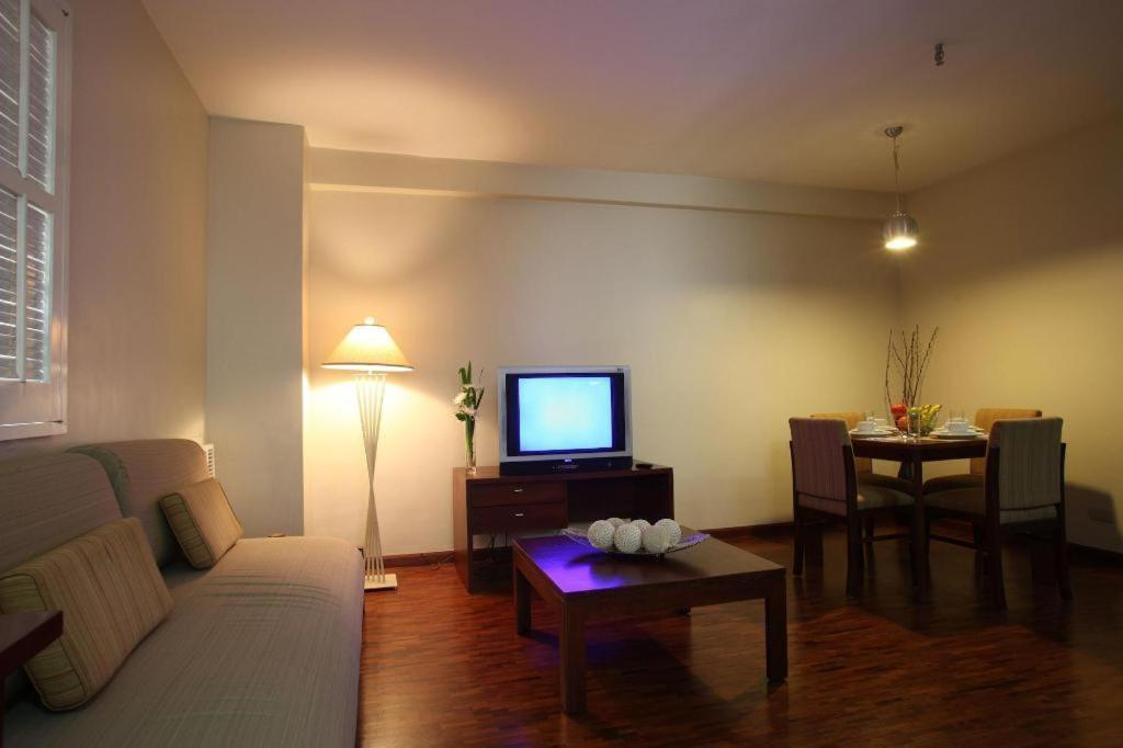 Amorsolo Mansion Hotel 3*