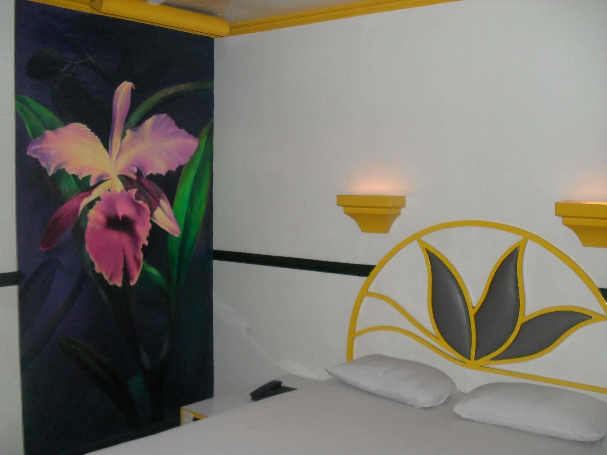 Hotel Halina Drive In Hotel-sta Mesa 2*