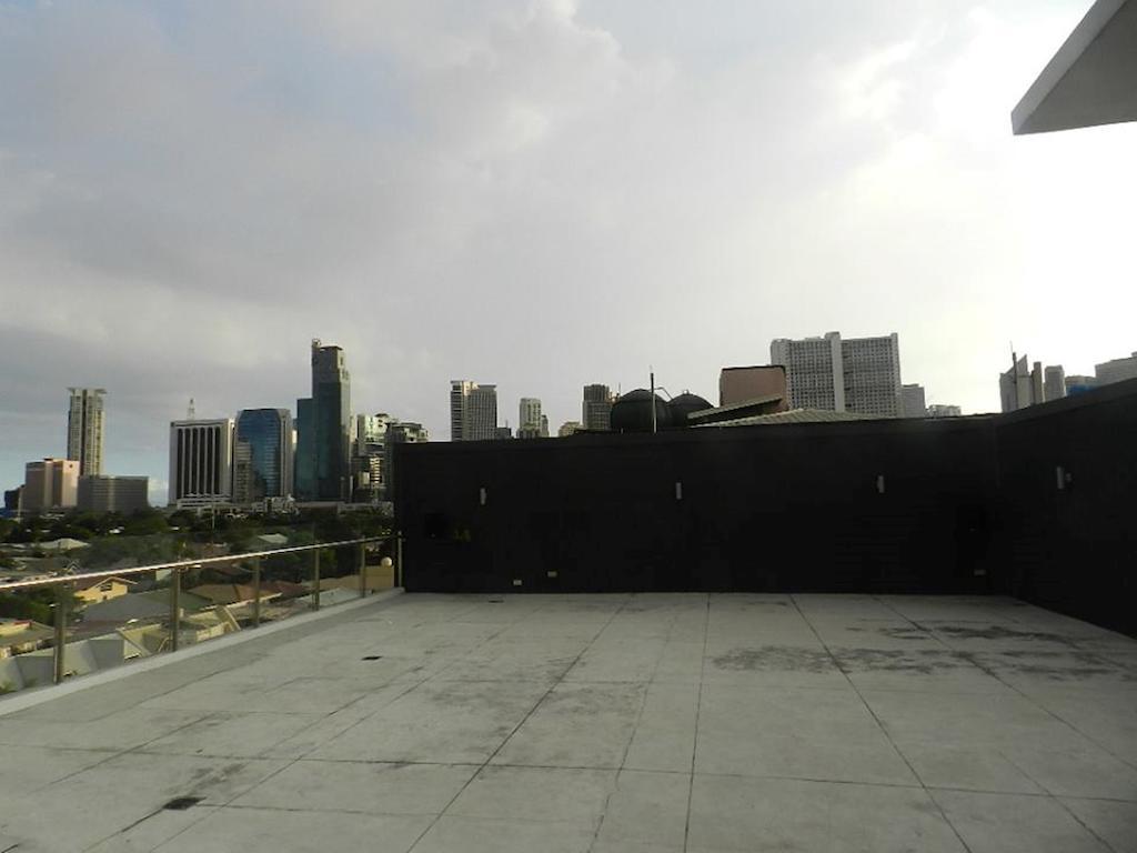 Maia Suites