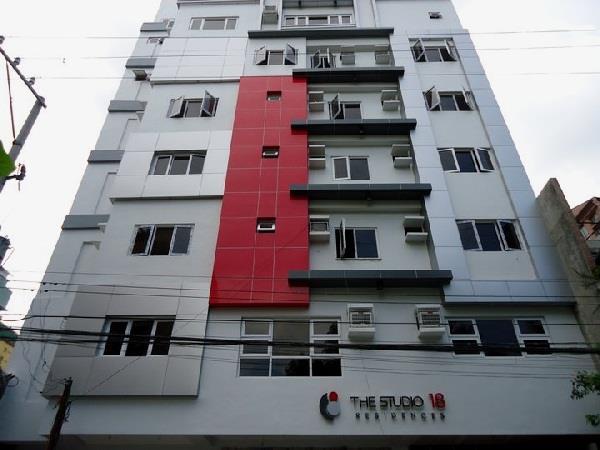 The Studio 18 Residences Apartment *