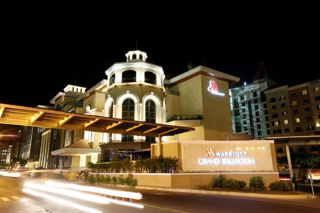 Prs At One Palm Tree Near T3 Airport Manila
