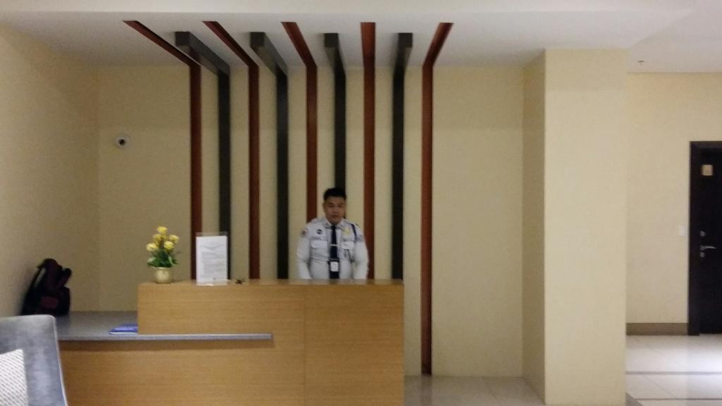 Prs At One Palm Tree Near T3 Airport Manila