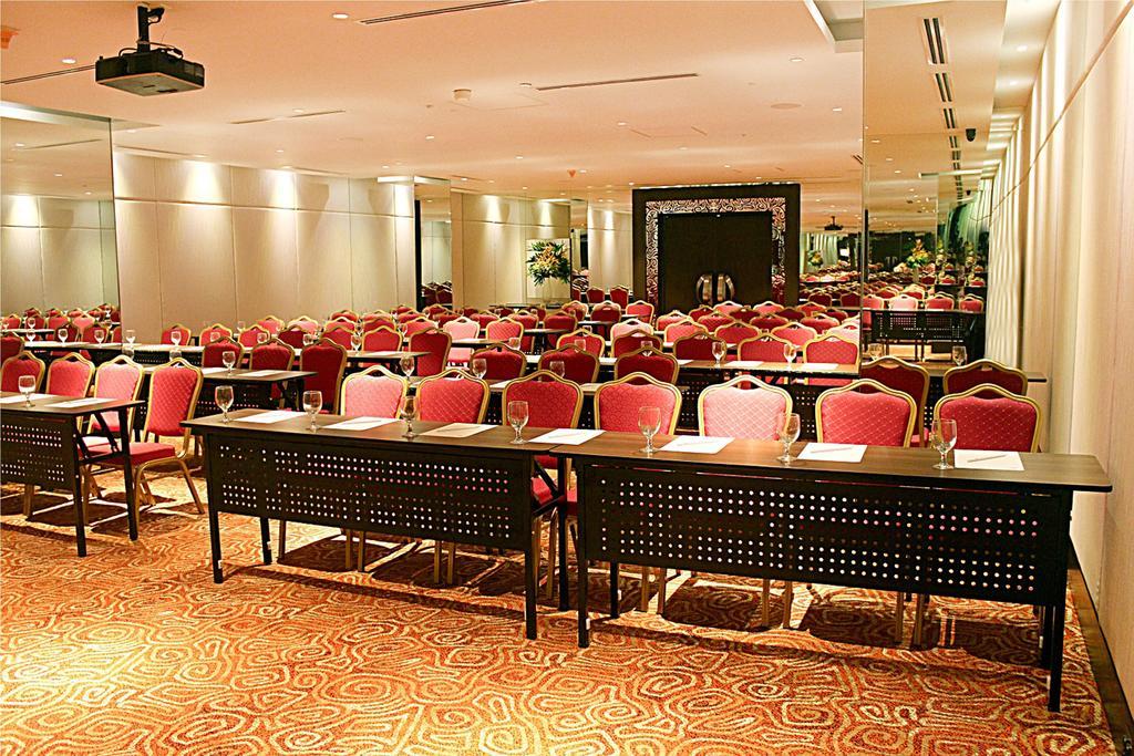 Hotel Manila Pavilion Hotel And Casino