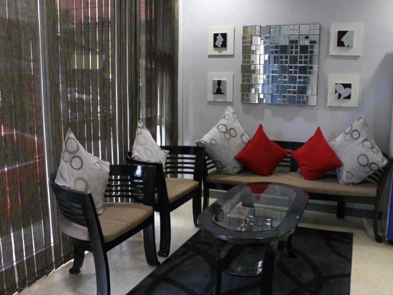 Leesons Residences Hotel 2*