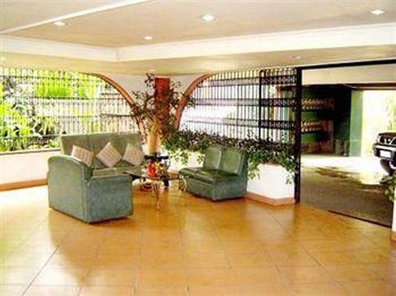 Broadway Court Apartelle 4th Street