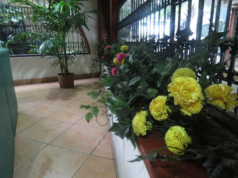 Broadway Court Apartelle 4th Street * Manila