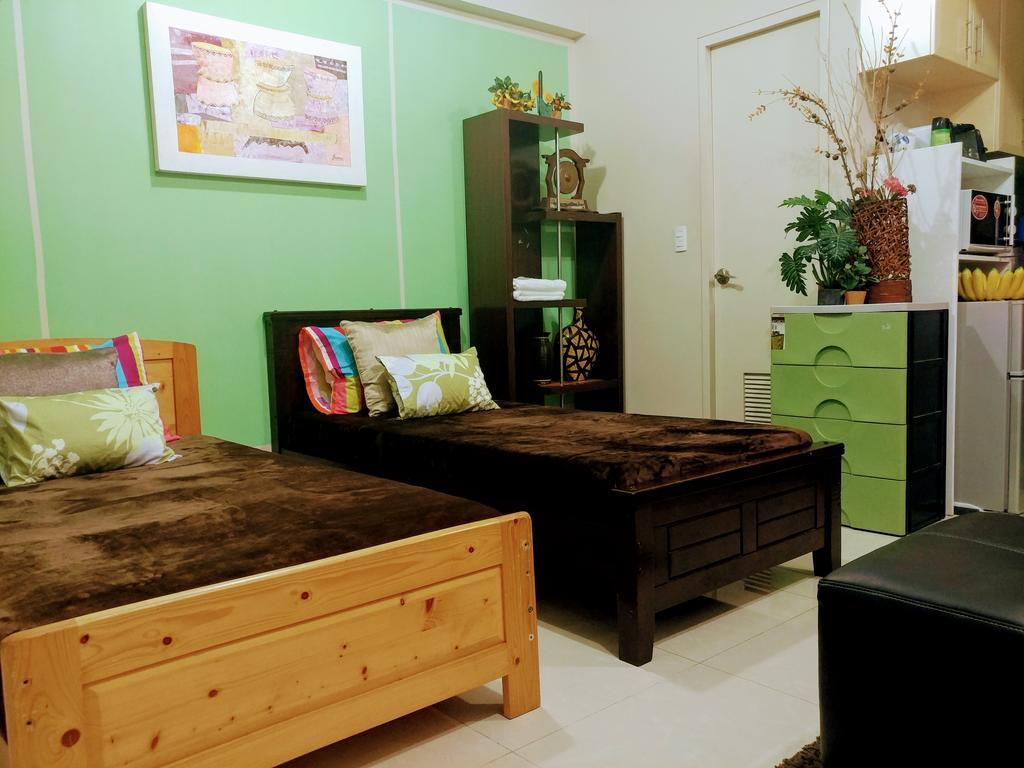 One Palm Tree By Mary Apartamento