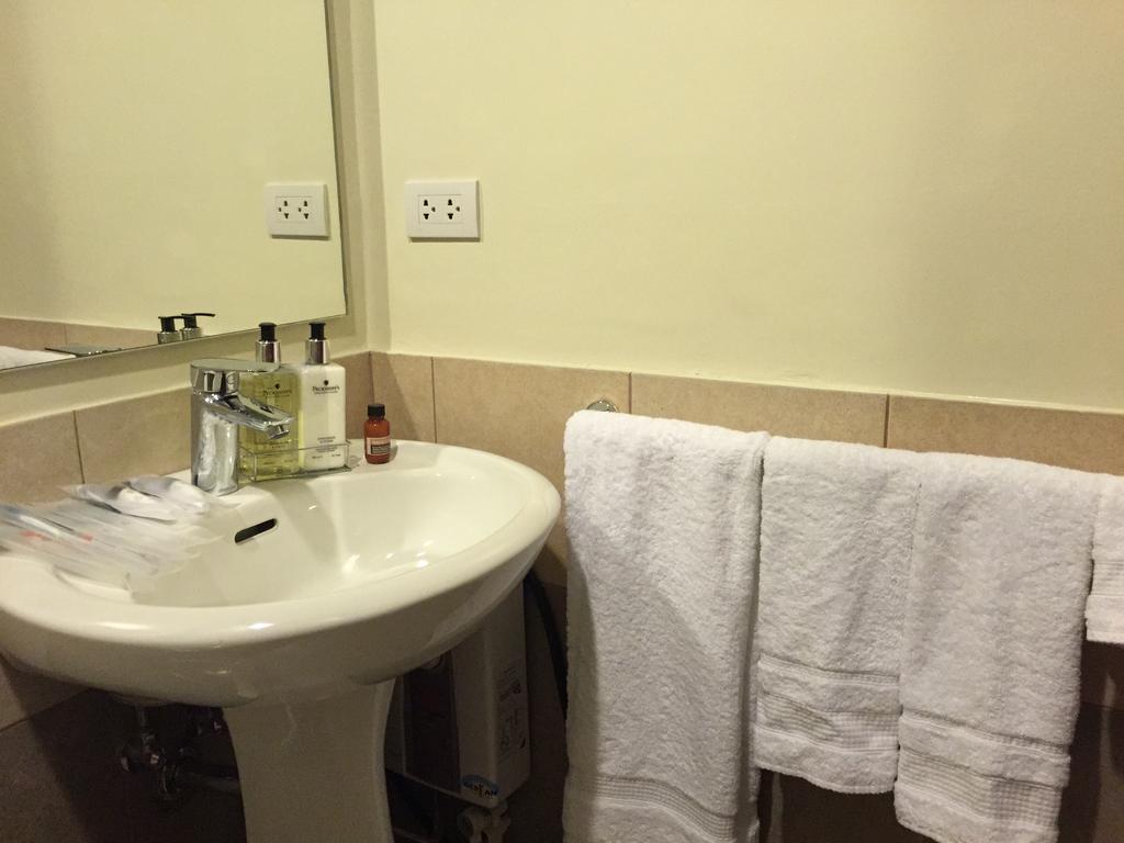 Luxury Suite Across Sm Megamall Apartamento Manila
