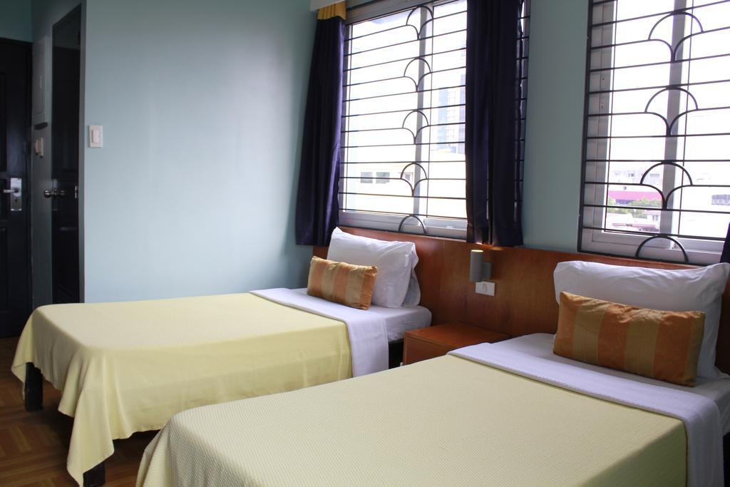 Leesons Residences Hotel 2*