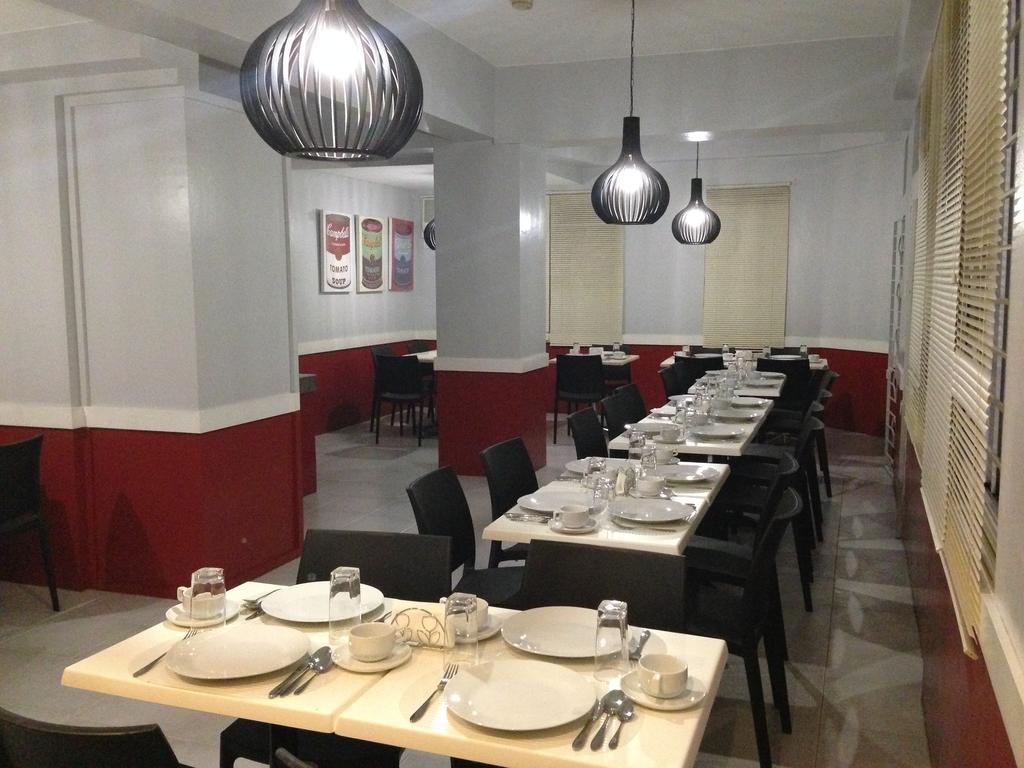 Leesons Residences 2* Manila