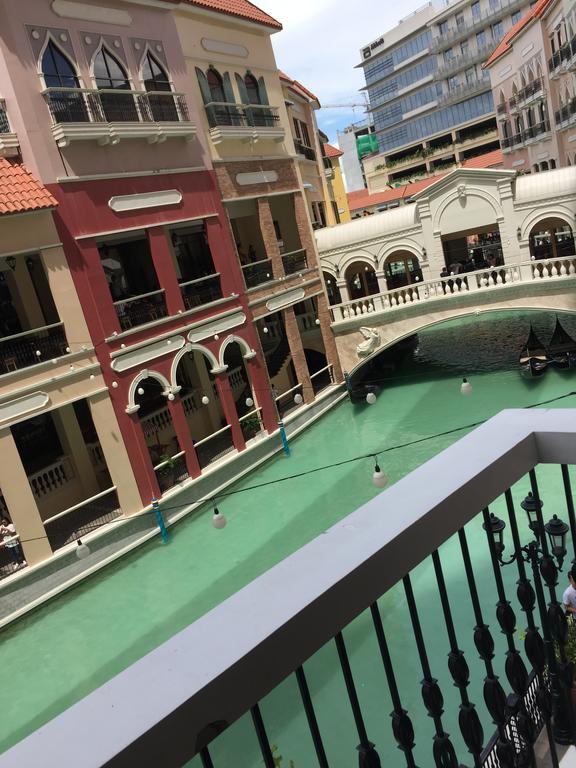 Luckycat * Manila