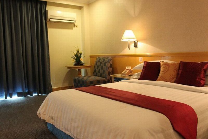 Aloha Roxas Boulevard 3* Manila
