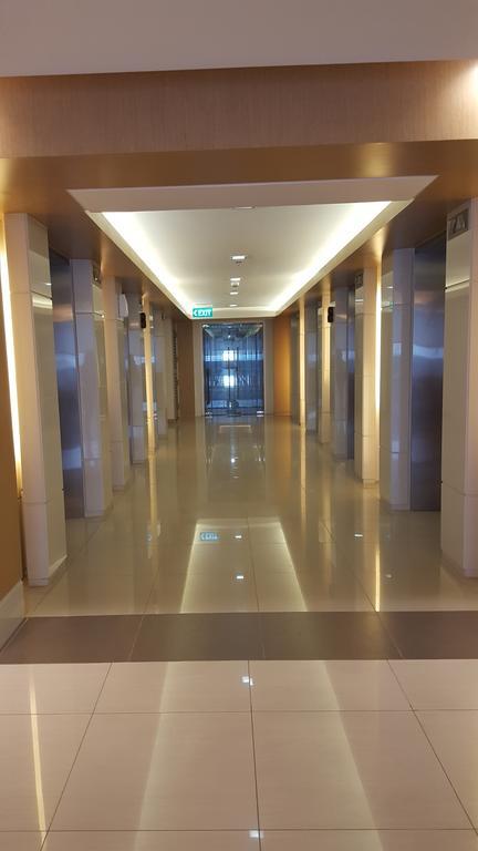 Breeze Residences By Cs Luxe Manila