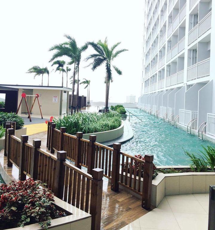 Breeze Residences By Cs Luxe Manila