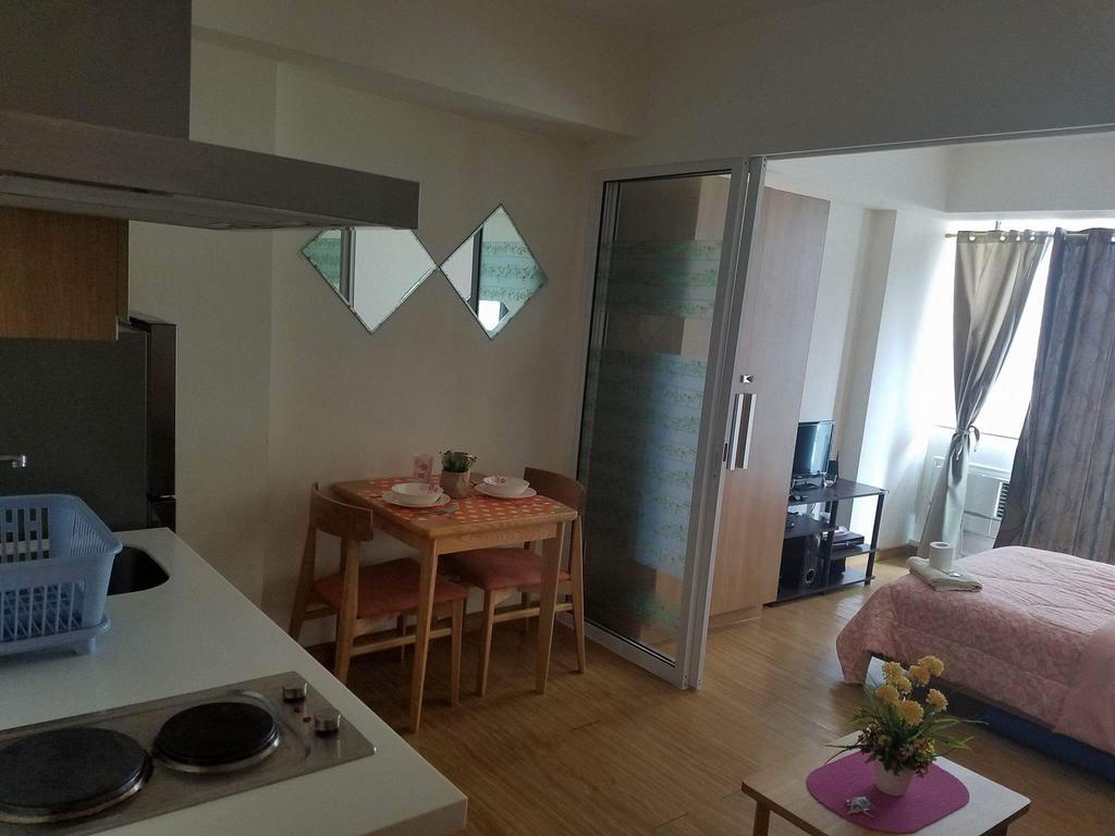 Davis Place At Azure Apartment