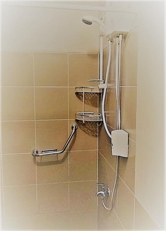 Yong's Place At Vista Residences Taft