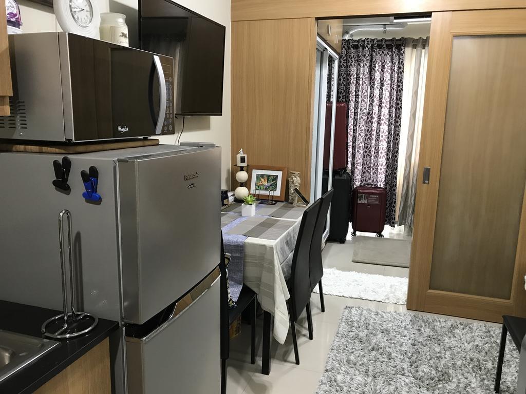 Q W/ Great View Apartment Manila