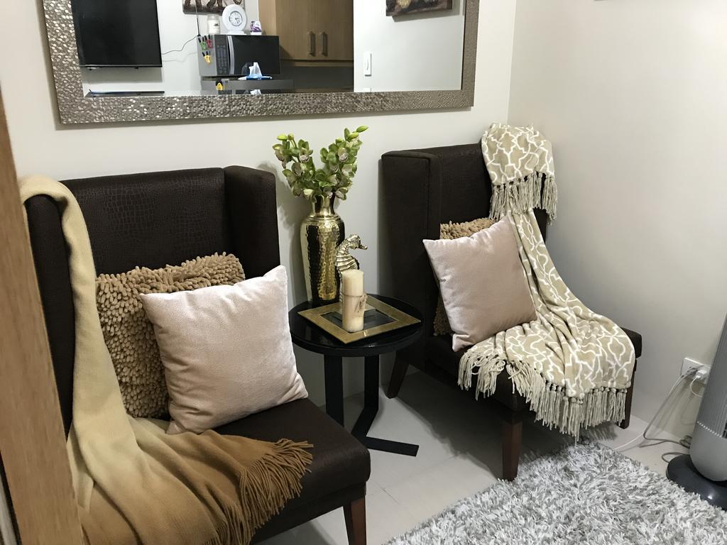 Q W/ Great View Apartment Manila