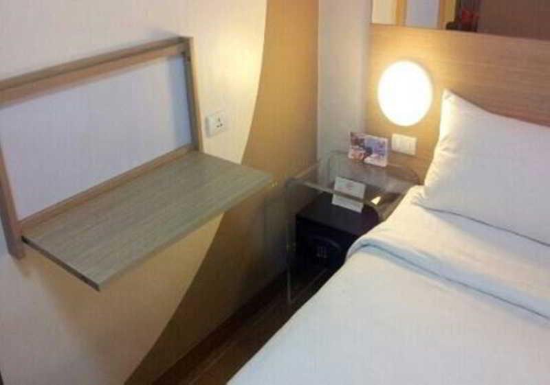 Hotel Red Planet Malate Mabini 3*