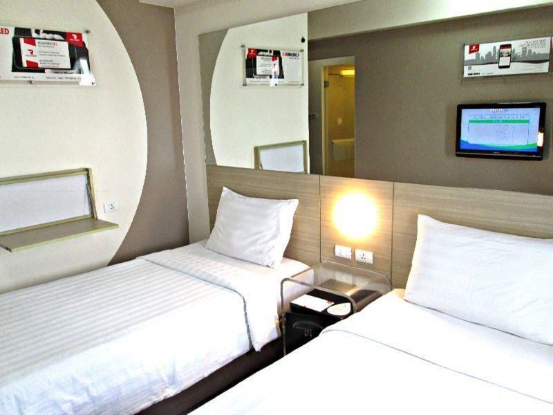 Red Planet Malate Mabini Hotel
