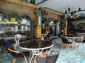 White Palace Condotel 2*