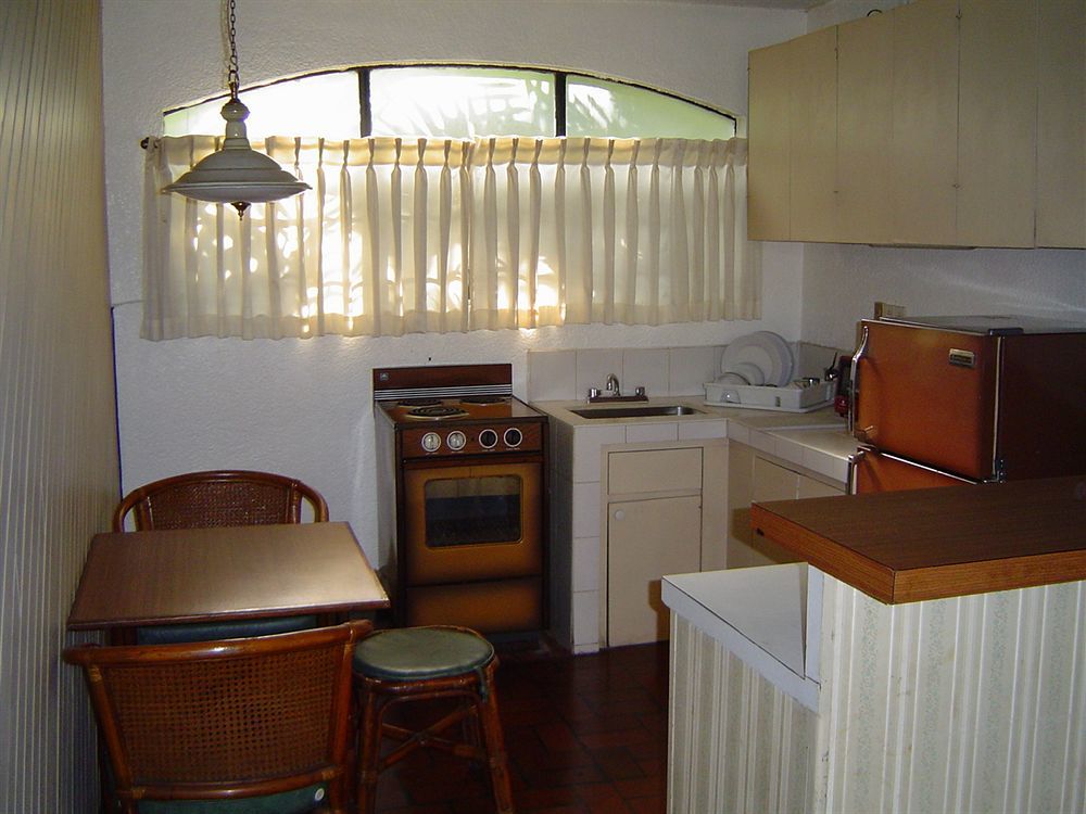Broadway Court Apartelle 4th Street * Manila