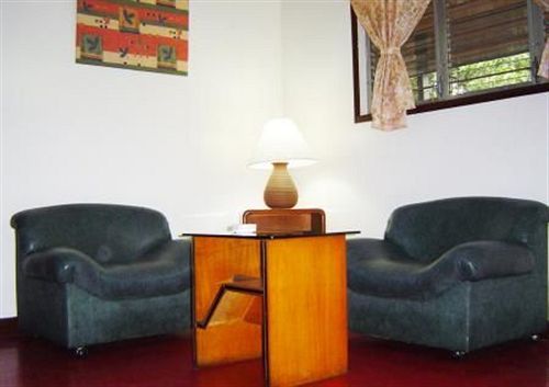 Broadway Court Apartelle 4th Street *