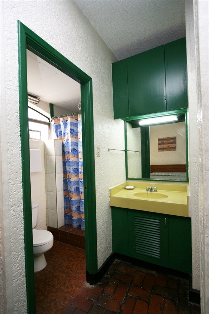 Apartment Broadway Court Apartelle 4th Street