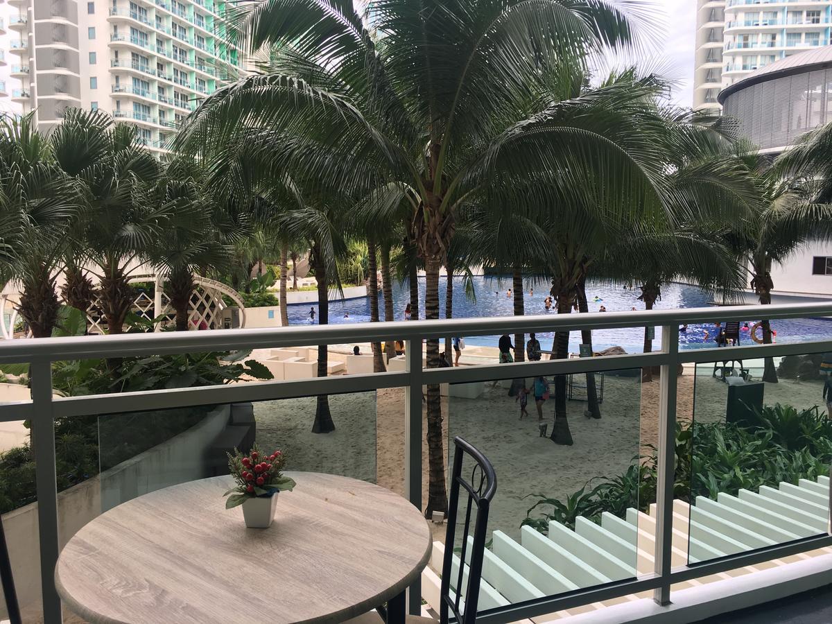 Apartment Davis Place At Azure Manila