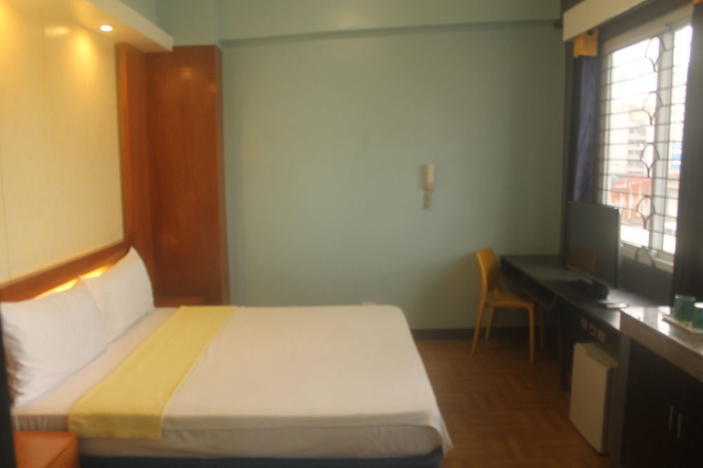 Leesons Residences 2*