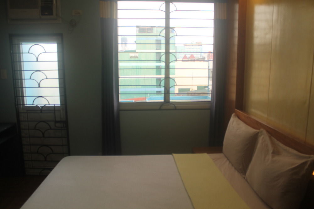 Leesons Residences 2* Manila
