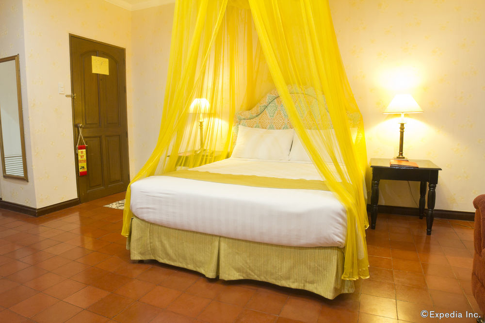Hotel White Knight Intramuros