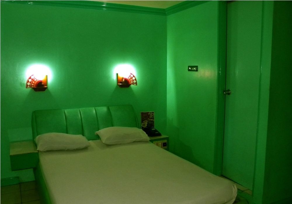 Halina Avenida 2* Manila