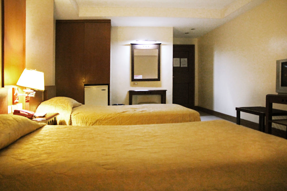 Cherry Blossoms Hotel