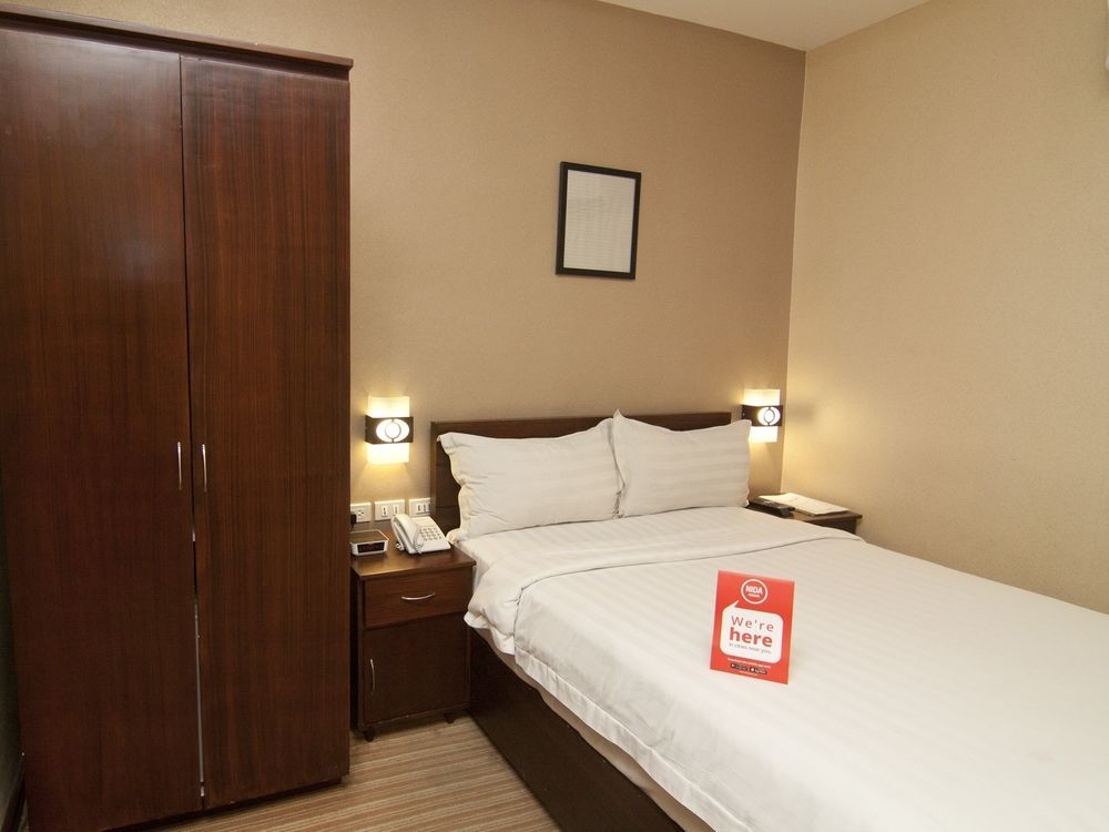 Nida Malate Tutuban Center 2*