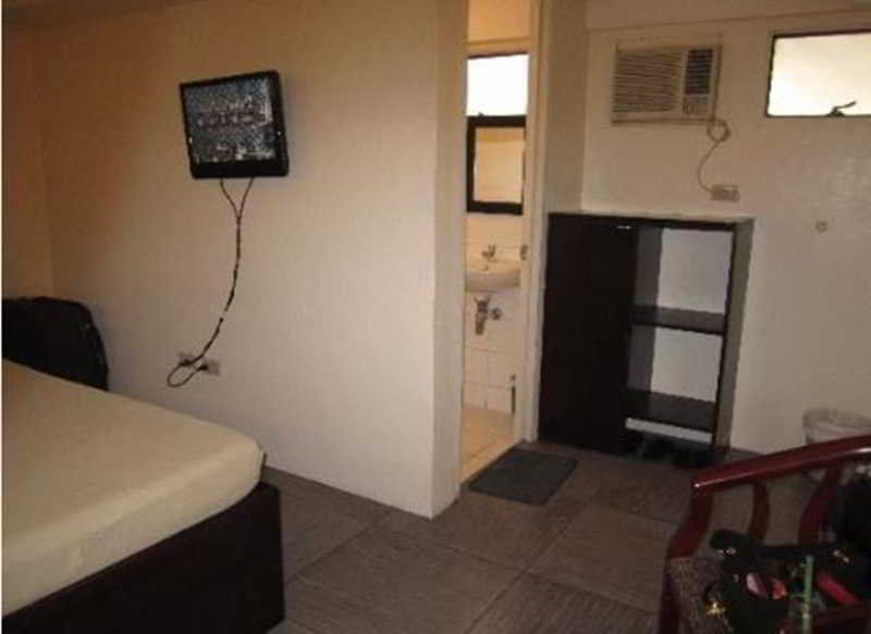 Toilena And Board Hostel *