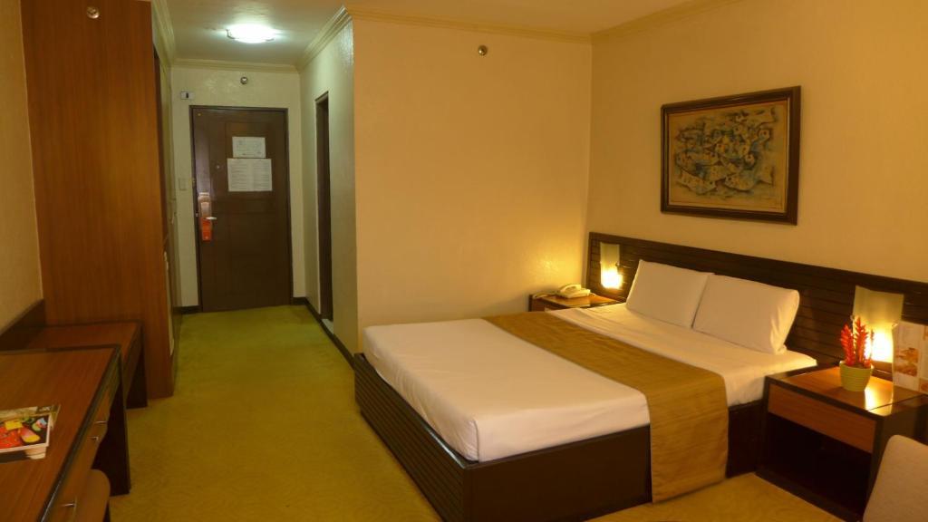 Rothman Hotel 3*